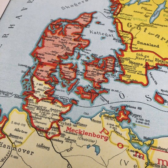 Gammel skolebog Historisk Atlas fra 1927