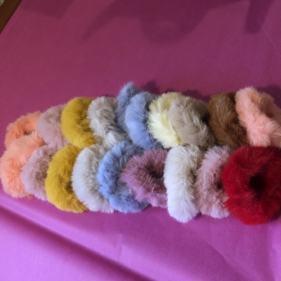 fineste fake fur schrunies