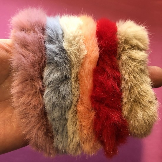 fineste fake fur schrunies