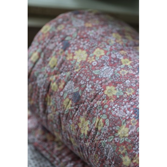 Quilt faded rose med blomster