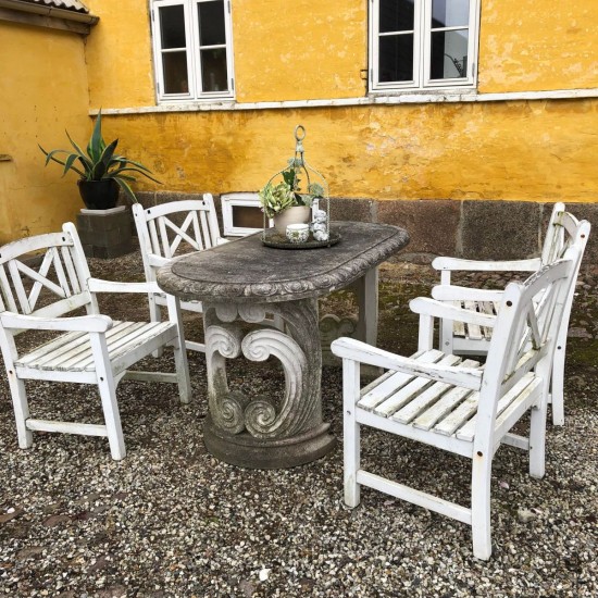 Havebord i marmor med patina